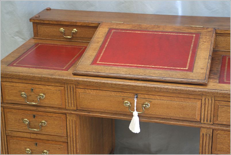 4025 Antique Oak Dickens Desk (9)